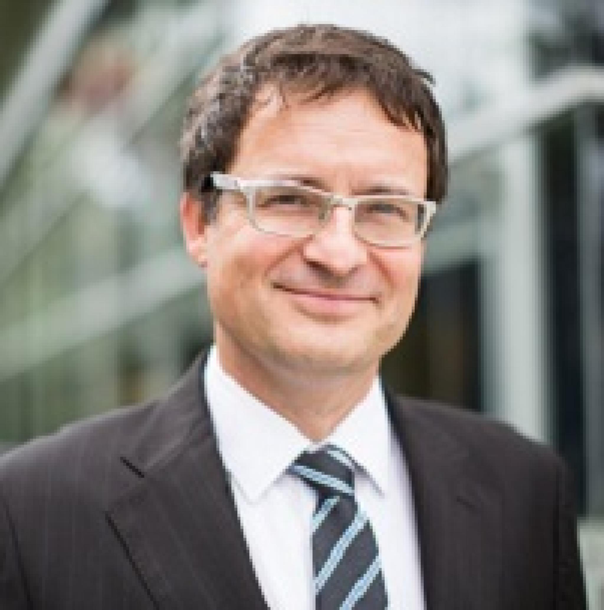 A picture of Professor Uwe Dulleck