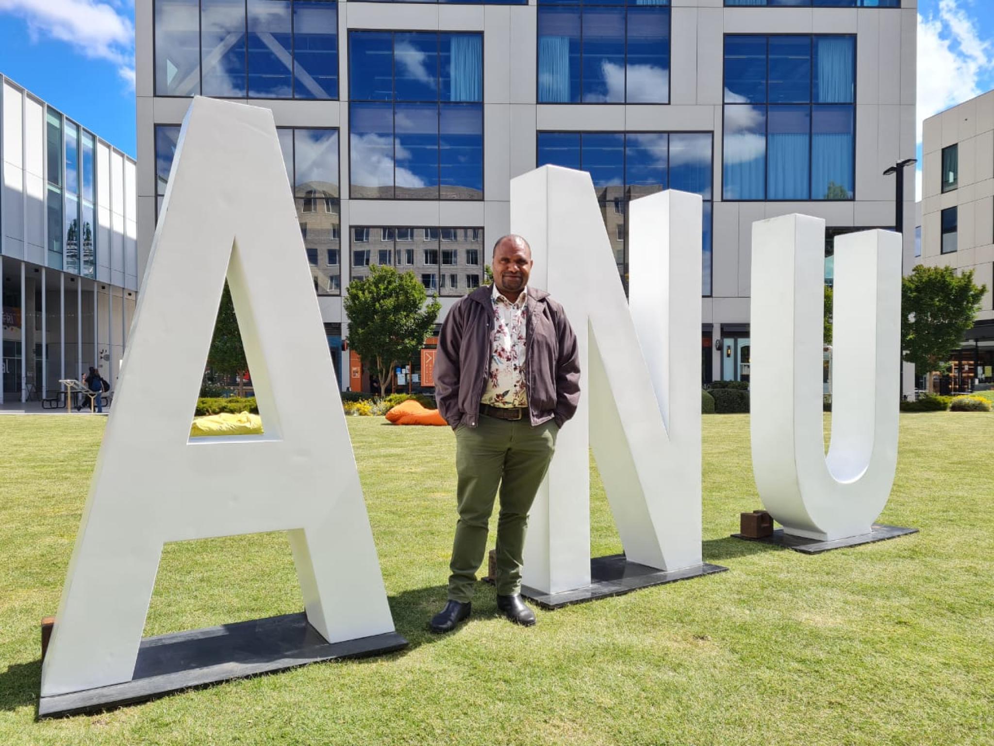 Samson Pes at ANU