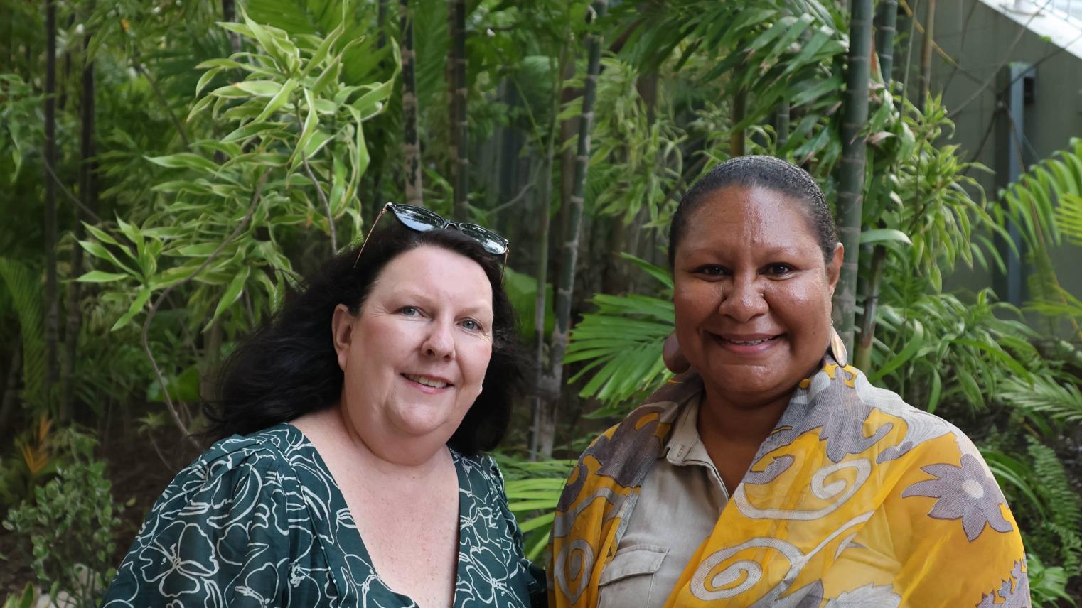 Liz Ingram with Crawford School alumna Crawford School Alumni Dialogue in Port Moresby Papua New Guinea