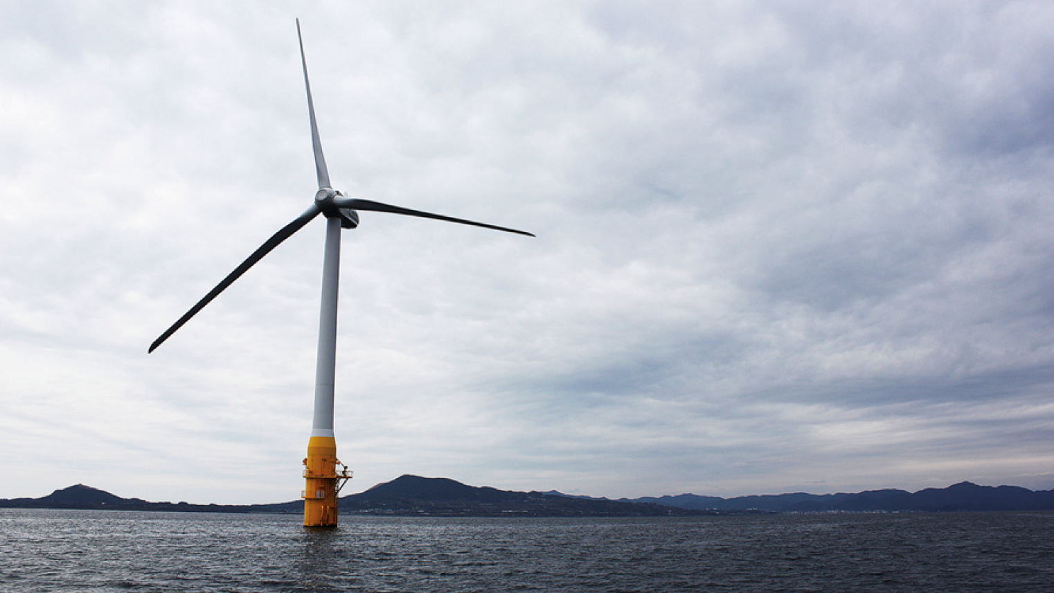 Goto floating offshore wind turbine in Sakiyama, February 8 2017.